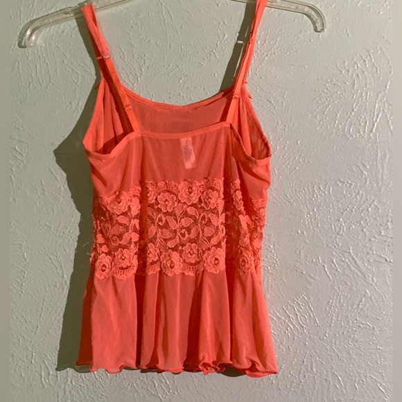 Ladies lace top in size Large - Picture 2 of 5
